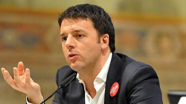 Renzi a Lucca sfida il volontariato: entro un mese la legge