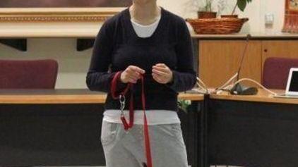 "A piedi nudi" porta a spasso cani e padroni