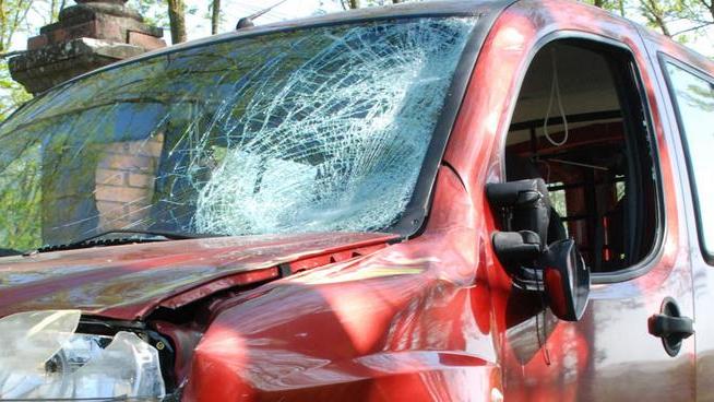 Furgone investe un ciclista che finisce all’ospedale