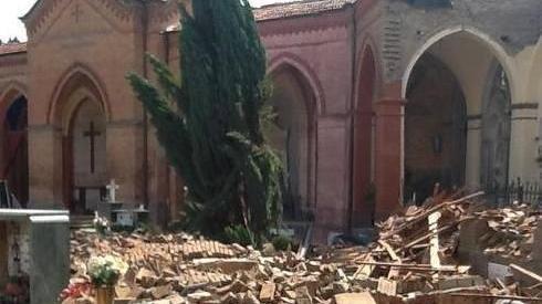 La ricostruzione arriva nei cimiteri