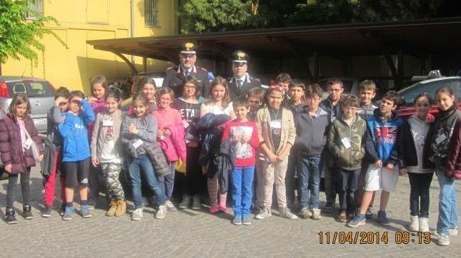 Gli alunni della “De Amicis” carabinieri per un giorno