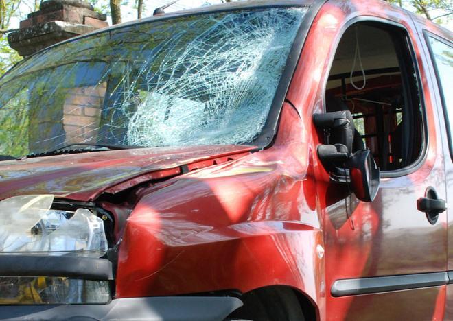 Resta in rianimazione il ciclista investito 