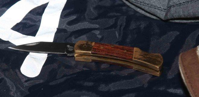 Tagliano borse e vestiti: anziani derubati 