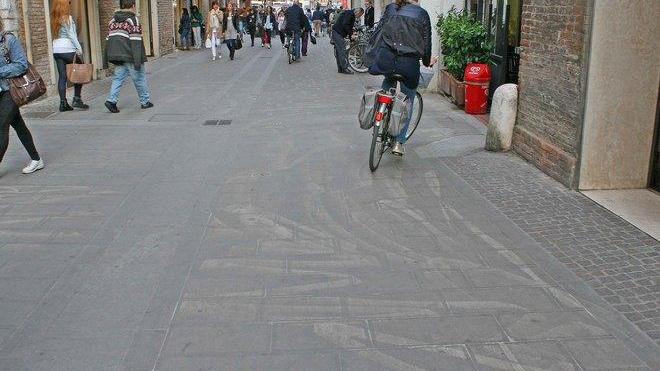 Via Cortevecchia con i ‘tatuaggi’