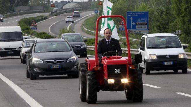 Vinci (Lega) in tangenziale «Sul trattore per protesta»