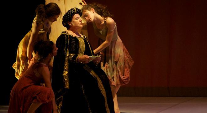 Un palcoscenico nel museo per giovani attori e ballerini 