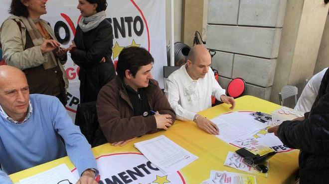 M5S quasi da record, 450 firme in un giorno