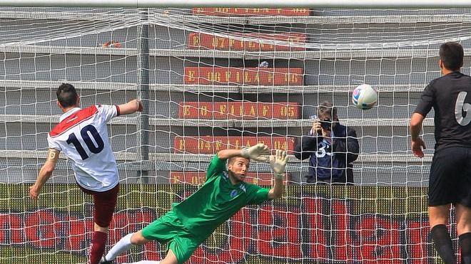 «Orrendi, impresentabili, inguardabili»