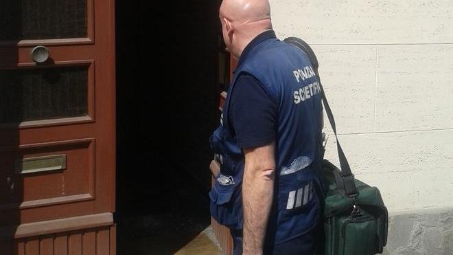 Anziano rapinato da sei banditi