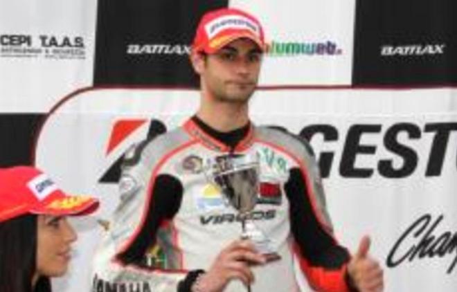 Uragano Marquez e doppietta Honda Rossi solo ottavo 