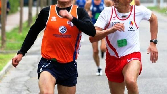 Che successo la Corsa dell’Aglio Magagnoli vince e brucia tutti