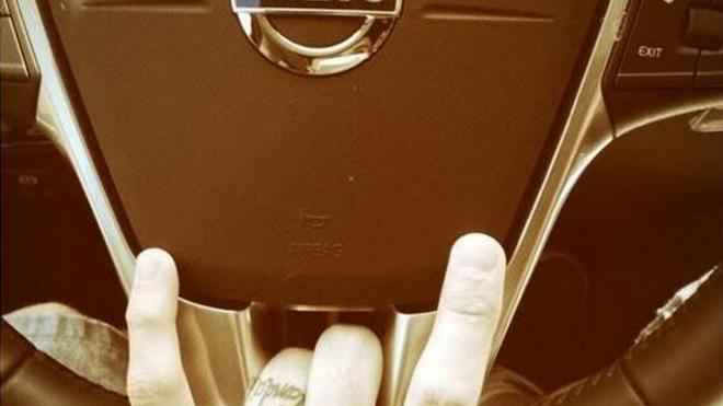 Icardi, ancora sfottò a Maxi Lopez via Twitter