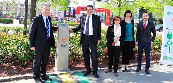 Inaugurata la colonnina Enel per il pieno dei veicoli elettrici