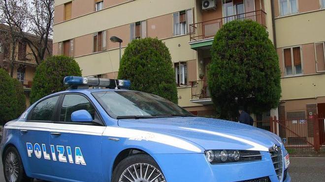Scopre la ladra minorenne nascosta nello sgabuzzino di casa