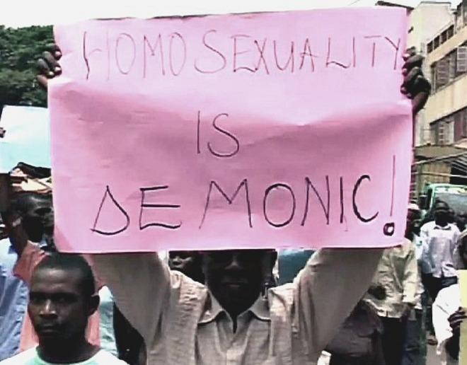 Fotorepoter arrestato dentro chiesa in Uganda 