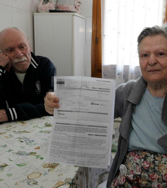 «Controllo del gas» E rifila macchinetta chiedendo 200 euro - VIDEO