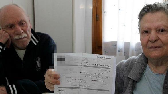 «Controllo del gas» E rifila macchinetta chiedendo 200 euro - VIDEO