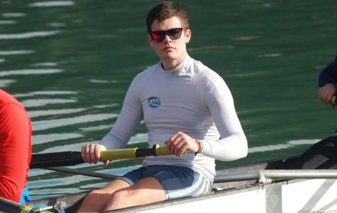 Al Cus il vestito internazionale sta perfetto 