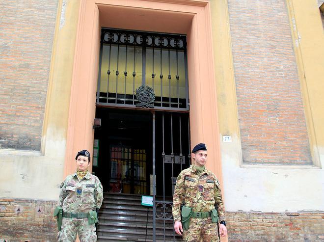 Si spaccia per avvocato: politico a processo 