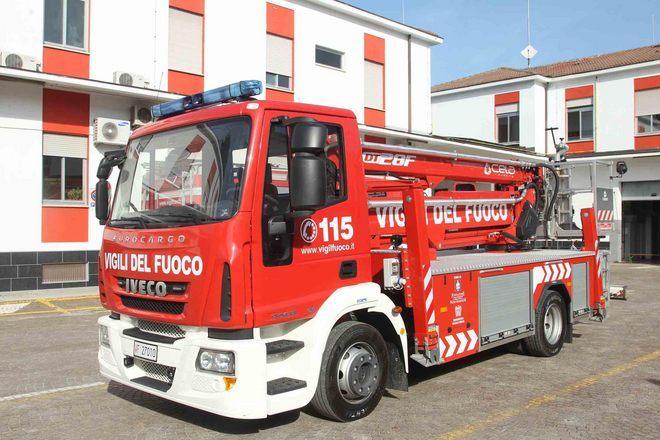 Incendio doloso in un capannone del Conad 