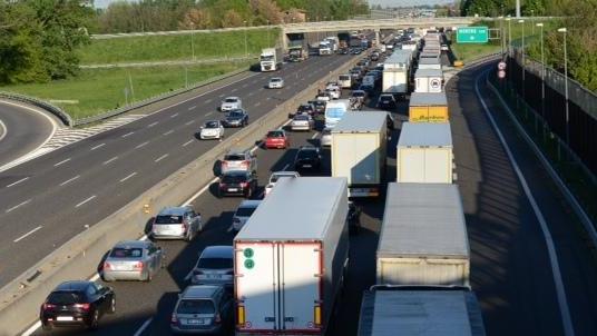 Schianto in A1: un morto e code per ore