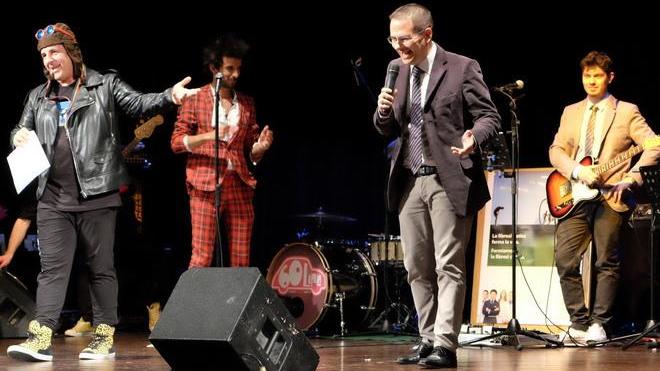 Risate e divertimento per lo show benefico