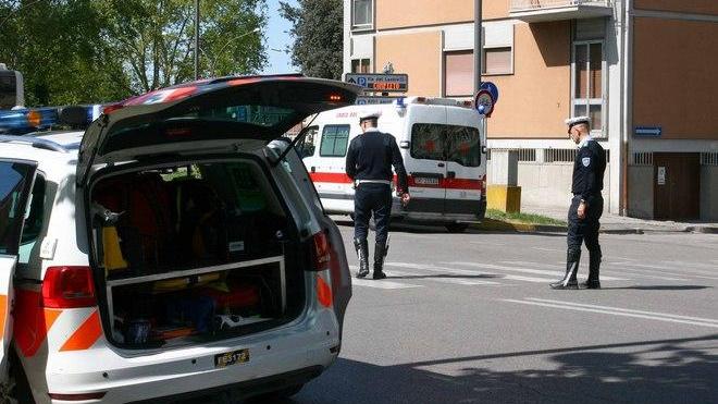 Donna investita sulle strisce