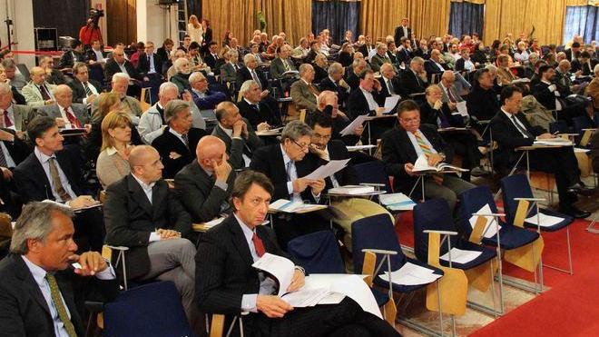 Il corteggiamento a Carife divide i piccoli azionisti