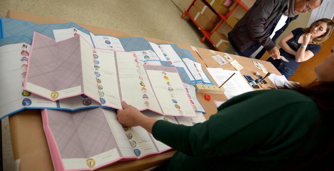 Il sondaggio del Pd: "Vecchi oltre il 50%" 