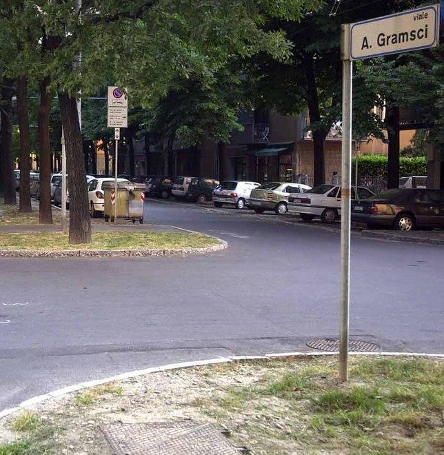 Anziana dileggia e scaccia finto finanziere truffatore 