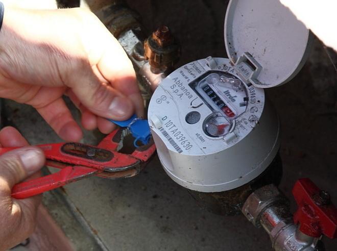 «Contatori: a carico di Abbanoa la spesa per spostarli»