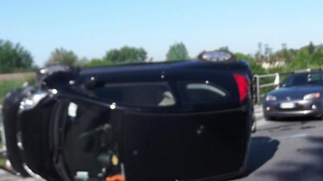 Schianto sul Ponte Nuovo Due feriti e traffico a rilento