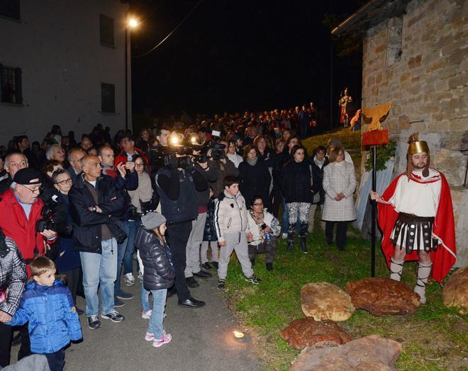 Mille persone alla Via Crucis di Saltino 