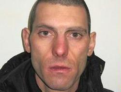 Il gesto di disperazione del padre malato grave 