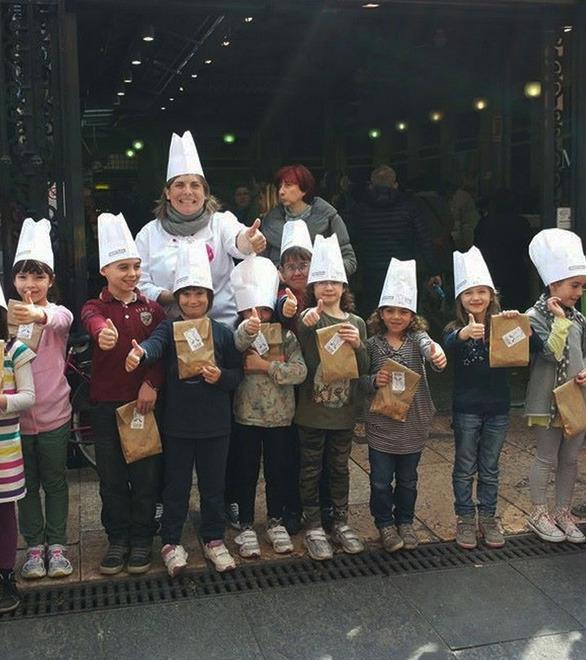 Piccoli allievi a scuola di cucina