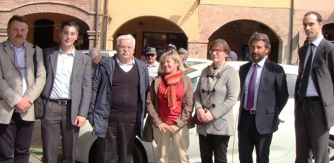 Pit stop per auto elettriche fare il pieno ora è più facile 