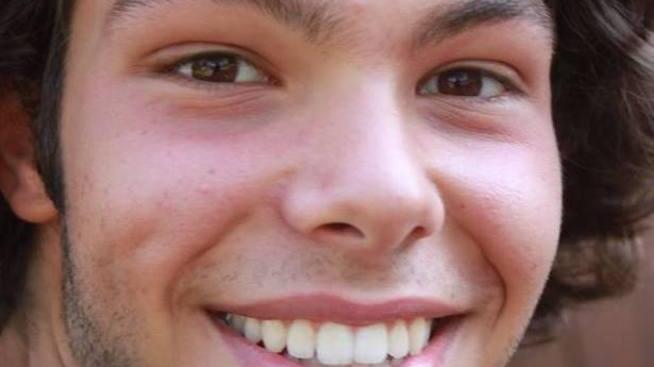 18 anni, si addormenta e non si sveglia più