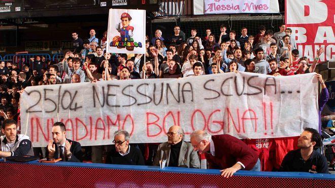 Basket, è polemica per alcuni striscioni che erano stati esposti in città e che sono stati tolti da ignoti