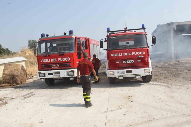 Brescello, brucia una casa colonica 