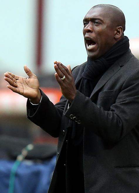 Il Milan vince ancora San Siro si schiera al fianco di Seedorf 