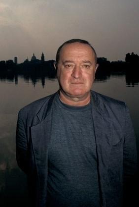 Disegni e versi dell’artista mantovano in parete a Casa Ariosto 