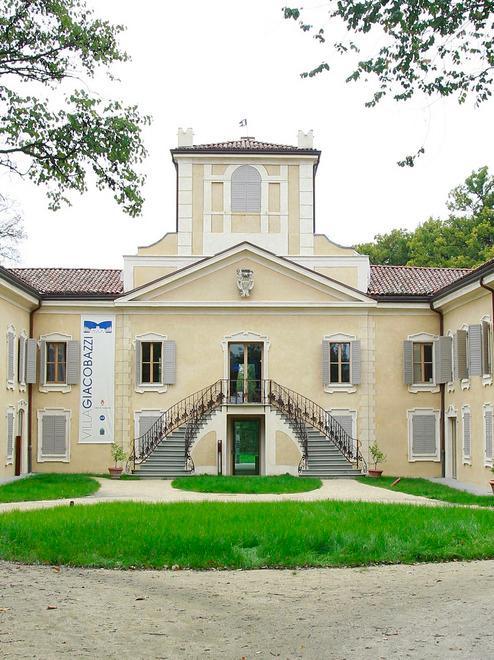  Villa Giacobazzi i bambini accompagnati dai burattini 
