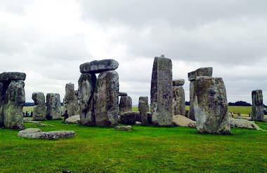 IL SOLE, LA LUNA, LE STELLE L’archeo-astronomia. Studi sempre più frequenti ipotizzano legami misteriosi 