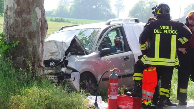 Schianto, muoiono bimba di 6 anni e la mamma