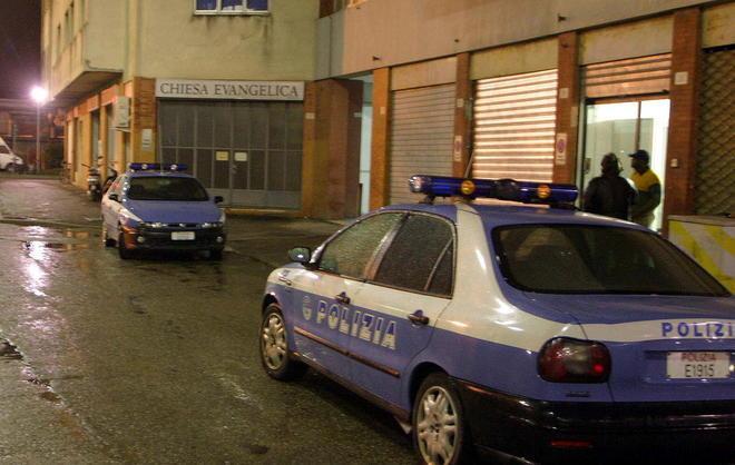 Aveva sette dosi di marijuana e molti alias: denunciato