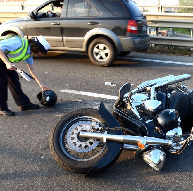 Modena, tangenziale: motociclista su Harley resta ferito - VIDEO - FOTO