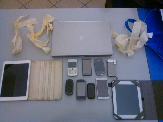 Trovato con una scorta di tablet e telefonini sospetti 