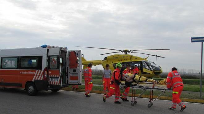 Micidiale scontro nel Mezzano: tre morti. Cinque i feriti, alcuni gravissimi
