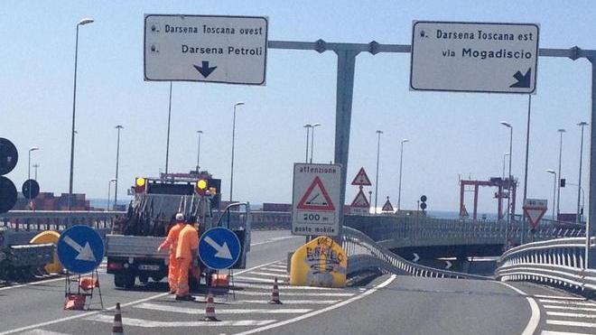 Calambrone: paura e danni Crolla il ponte Navicelli
