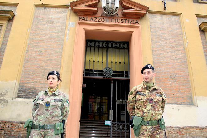 Palpeggia la nipote di 17 anni: condanna per un 55enne